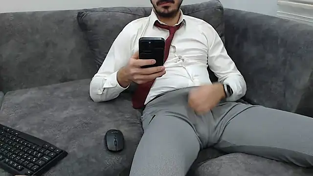 Naughtb0y online show from January 9, 2026, 11:39 pm