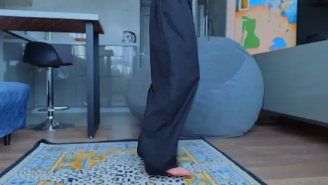 mollyyank online show from November 16, 2025, 9:15 am