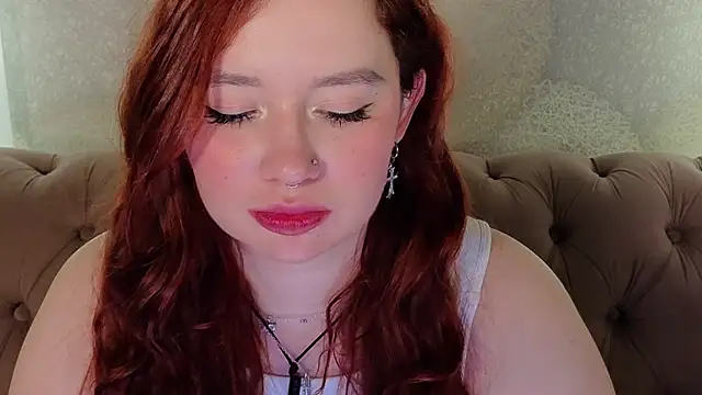 Snapshot of carolina_elf chatting on December 22, 2024, 11:33 am carolina elf online show from December 22, 2024, 11:33 am