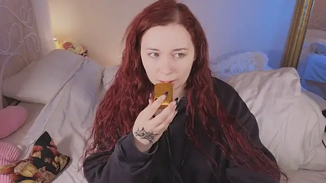 Snapshot of carolina_elf chatting on September 12, 2025, 1:33 pm carolina elf online show from September 12, 2025, 1:33 pm