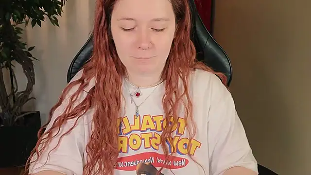 Snapshot of carolina_elf chatting on November 19, 2025, 12:38 pm carolina elf online show from November 19, 2025, 12:38 pm