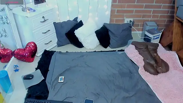 Snapshot of merida_blue_ chatting on January 15, 2025, 7:26 am merida blue online show from January 15, 2025, 7:26 am