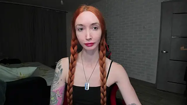 Roxy Silver online show from September 12, 2025, 9:04 pm