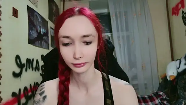 Snapshot of Roxy_Silver chatting on June 11, 2026, 7:45 pm Roxy Silver online show from June 11, 2026, 7:45 pm