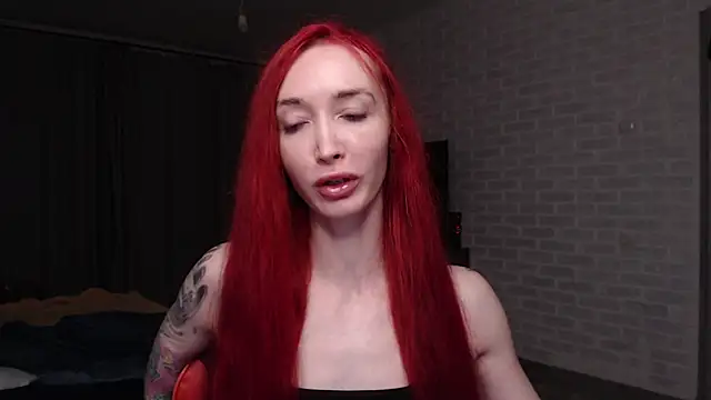 Snapshot of Roxy_Silver chatting on June 12, 2026, 10:08 pm Roxy Silver online show from June 12, 2026, 10:08 pm