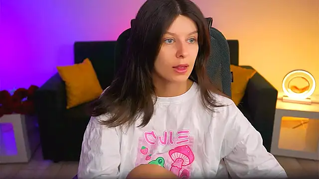 Snapshot of NicoleMun chatting on February 9, 2025, 5:19 am NicoleMun online show from February 9, 2025, 5:19 am