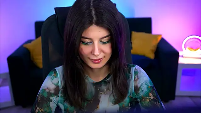 Snapshot of NicoleMun chatting on March 4, 2025, 5:45 pm NicoleMun online show from March 4, 2025, 5:45 pm