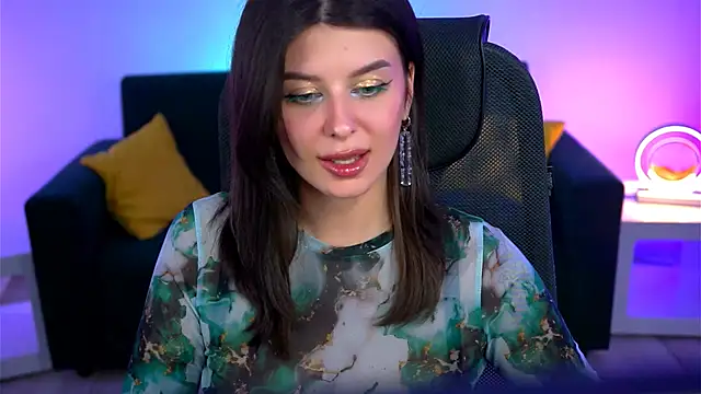 Snapshot of NicoleMun chatting on March 4, 2025, 8:49 pm NicoleMun online show from March 4, 2025, 8:49 pm