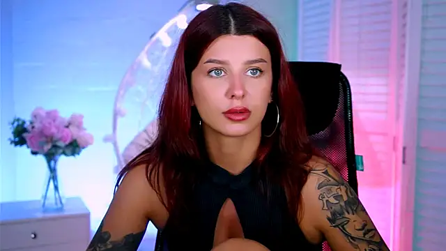 Snapshot of NicoleMun chatting on November 12, 2025, 12:27 pm NicoleMun online show from November 12, 2025, 12:27 pm