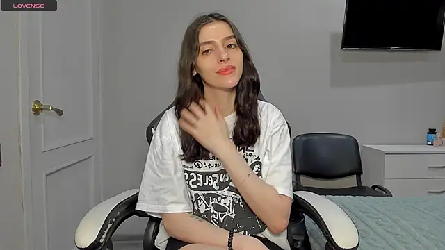 Snapshot of broosnica1 chatting on December 23, 2025, 6:55 am broosnica1 online show from December 23, 2025, 6:55 am