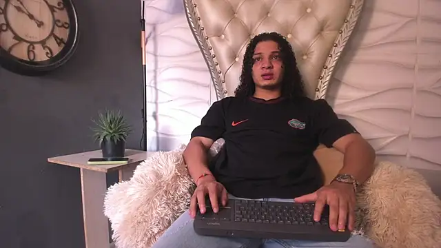Snapshot of Belamiramil chatting on June 20, 2026, 2:53 pm Belamiramil online show from June 20, 2026, 2:53 pm