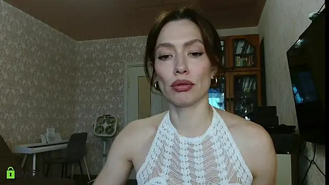 Snapshot of alicia_spicy chatting on August 6, 2026, 3:25 pm alicia spicy online show from August 6, 2026, 3:25 pm