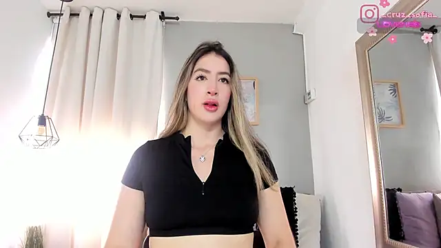 Snapshot of _AlejaCruz_ chatting on June 16, 2026, 6:32 pm AlejaCruz online show from June 16, 2026, 6:32 pm