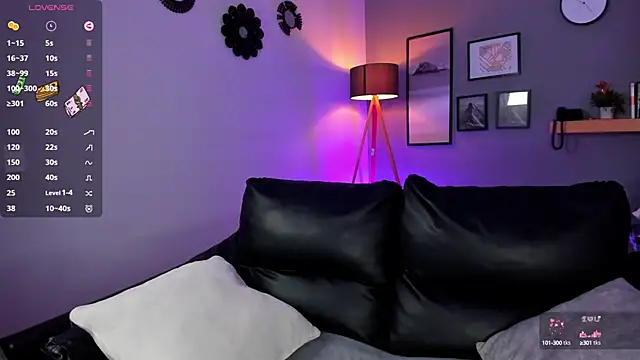 Snapshot of Lissy__Dream chatting on October 10, 2025, 11:37 pm Lissy Dream online show from October 10, 2025, 11:37 pm