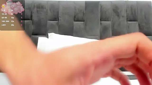 Adam Clay21 online show from December 19, 2025, 2:35 pm