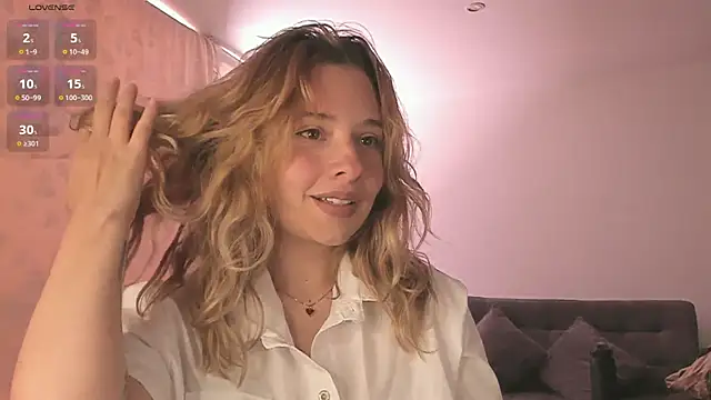 Sophy Bunny online show from January 22, 2025, 5:49 pm