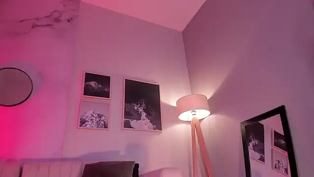 Violetta Nur online show from January 8, 2026, 8:44 pm