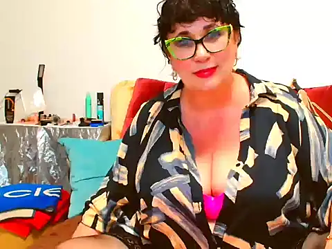 Snapshot of Olvia7985 chatting on June 5, 2026, 7:52 pm Olvia7985 online show from June 5, 2026, 7:52 pm