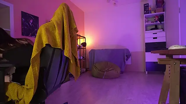 MagicFemboy online show from December 15, 2025, 3:11 am