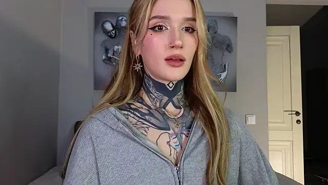 SophieInkk online show from October 8, 2025, 11:35 pm