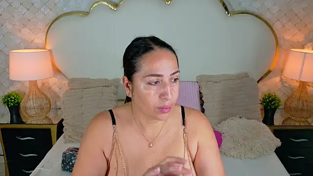 Snapshot of MayraVegas chatting on July 30, 2026, 1:32 pm MayraVegas online show from July 30, 2026, 1:32 pm
