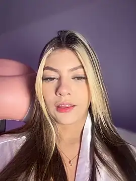 Snapshot of selenne_schmitt chatting on January 15, 2025, 2:06 am selenne schmitt online show from January 15, 2025, 2:06 am