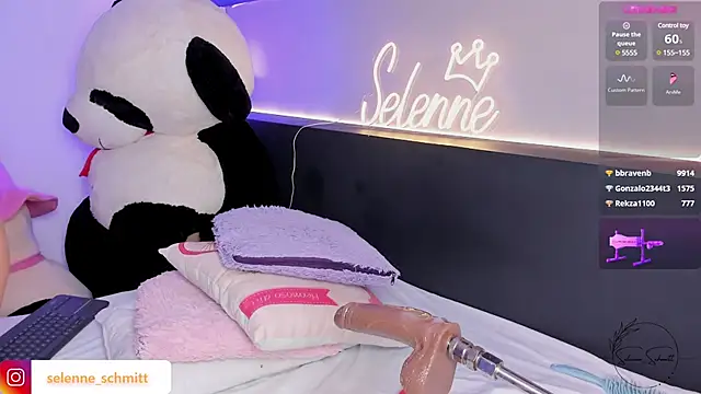 Snapshot of selenne_schmitt chatting on February 28, 2025, 9:33 pm selenne schmitt online show from February 28, 2025, 9:33 pm