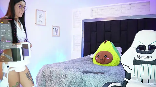 Marianamonroe  online show from December 2, 2025, 6:58 pm