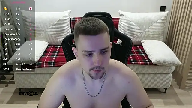 Larstar01 online show from March 9, 2026, 11:42 pm