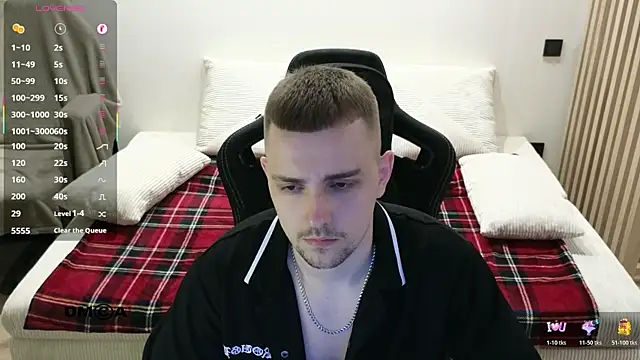 Larstar01 online show from March 18, 2026, 10:35 pm