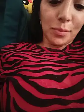 Snapshot of tiffani__love chatting on May 25, 2026, 6:47 pm tiffani love online show from May 25, 2026, 6:47 pm