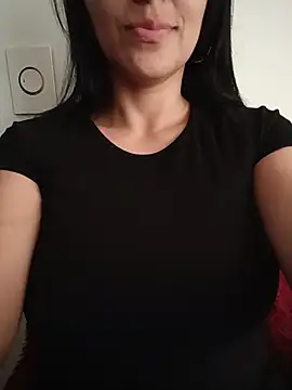 Snapshot of tiffani__love chatting on June 7, 2026, 5:49 pm tiffani love online show from June 7, 2026, 5:49 pm