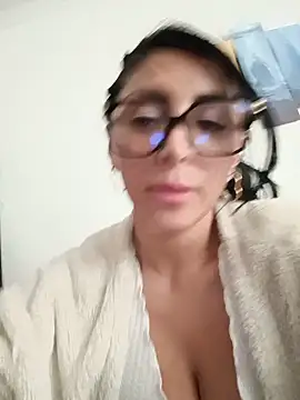 Snapshot of tiffani__love chatting on June 27, 2026, 6:57 pm tiffani love online show from June 27, 2026, 6:57 pm