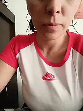 Snapshot of tiffani__love chatting on July 10, 2026, 6:54 pm tiffani love online show from July 10, 2026, 6:54 pm