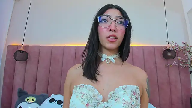 Snapshot of MarianaBranzz chatting on February 25, 2025, 1:06 pm MarianaBranzz online show from February 25, 2025, 1:06 pm