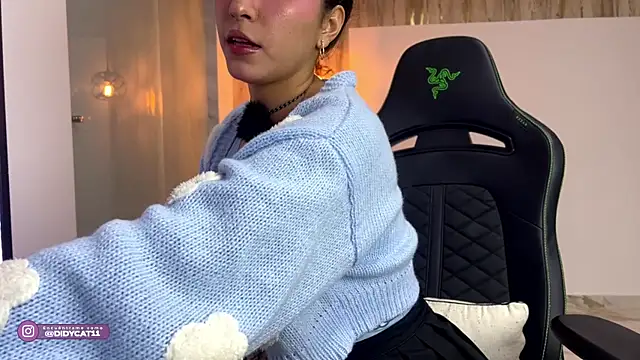 Snapshot of MarianaBranzz chatting on June 19, 2026, 12:04 am MarianaBranzz online show from June 19, 2026, 12:04 am