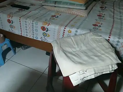 Snapshot of triangle0623 chatting on October 13, 2025, 10:15 am triangle0623 online show from October 13, 2025, 10:15 am