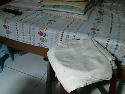 Snapshot of triangle0623 chatting on October 20, 2025, 10:49 am triangle0623 online show from October 20, 2025, 10:49 am