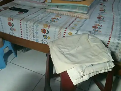 Snapshot of triangle0623 chatting on October 29, 2025, 9:11 am triangle0623 online show from October 29, 2025, 9:11 am