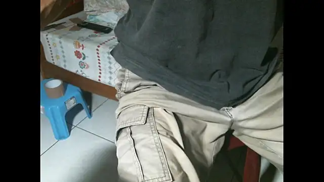Snapshot of triangle0623 chatting on July 28, 2026, 12:48 pm triangle0623 online show from July 28, 2026, 12:48 pm