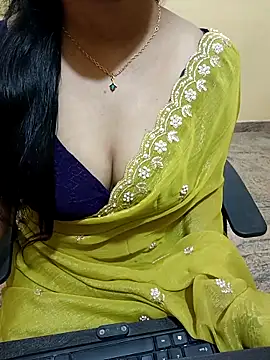 Snapshot of Nithya_05 chatting on October 13, 2025, 4:56 am Nithya 05 online show from October 13, 2025, 4:56 am