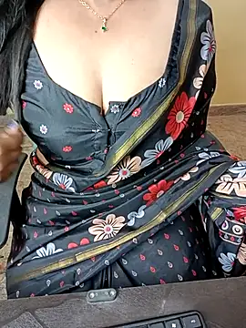 Snapshot of Nithya_05 chatting on November 26, 2025, 4:52 pm Nithya 05 online show from November 26, 2025, 4:52 pm