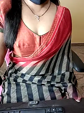 Snapshot of Nithya_05 chatting on January 14, 2026, 6:52 am Nithya 05 online show from January 14, 2026, 6:52 am