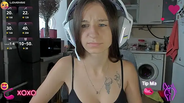  Nika Kik online show from October 7, 2025, 12:02 pm