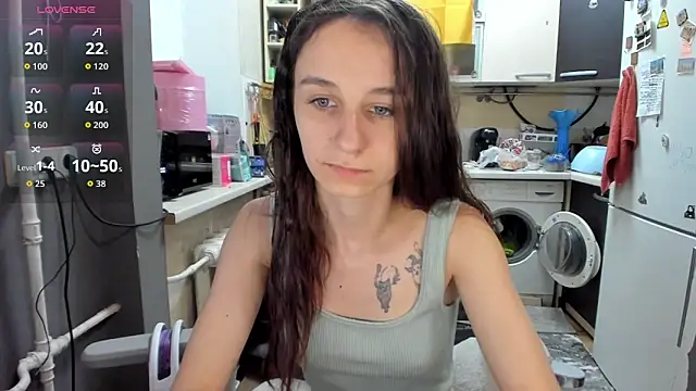 Snapshot of _Nika_Kik chatting on June 19, 2026, 4:44 pm Nika Kik online show from June 19, 2026, 4:44 pm