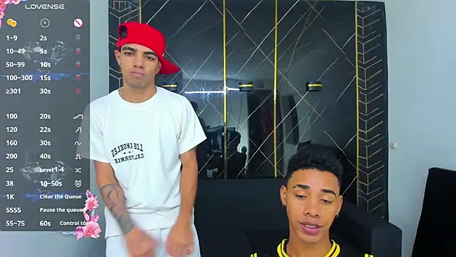 Snapshot of Hottwinkguys chatting on February 3, 2025, 2:03 am Hottwinkguys online show from February 3, 2025, 2:03 am