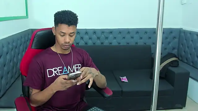 Snapshot of Hottwinkguys chatting on March 19, 2025, 1:40 pm Hottwinkguys online show from March 19, 2025, 1:40 pm