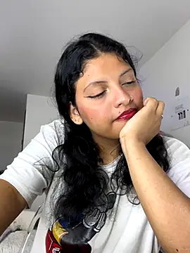 Snapshot of tati__22 chatting on September 17, 2025, 5:36 pm tati 22 online show from September 17, 2025, 5:36 pm