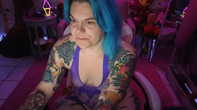 Snapshot of CherryBombBomb chatting on September 20, 2025, 5:19 am CherryBombBomb online show from September 20, 2025, 5:19 am