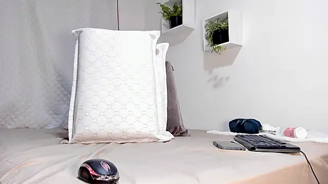 Snapshot of Aronxxs chatting on February 24, 2025, 9:21 am Aronxxs online show from February 24, 2025, 9:21 am